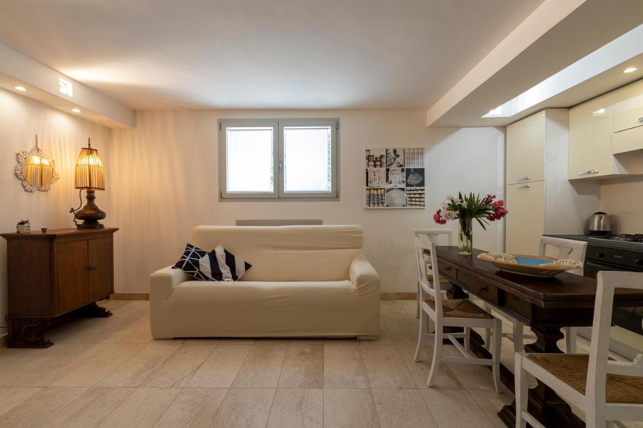 Charming Seafront Apartment With Garden And Patio Fertilia Exterior foto